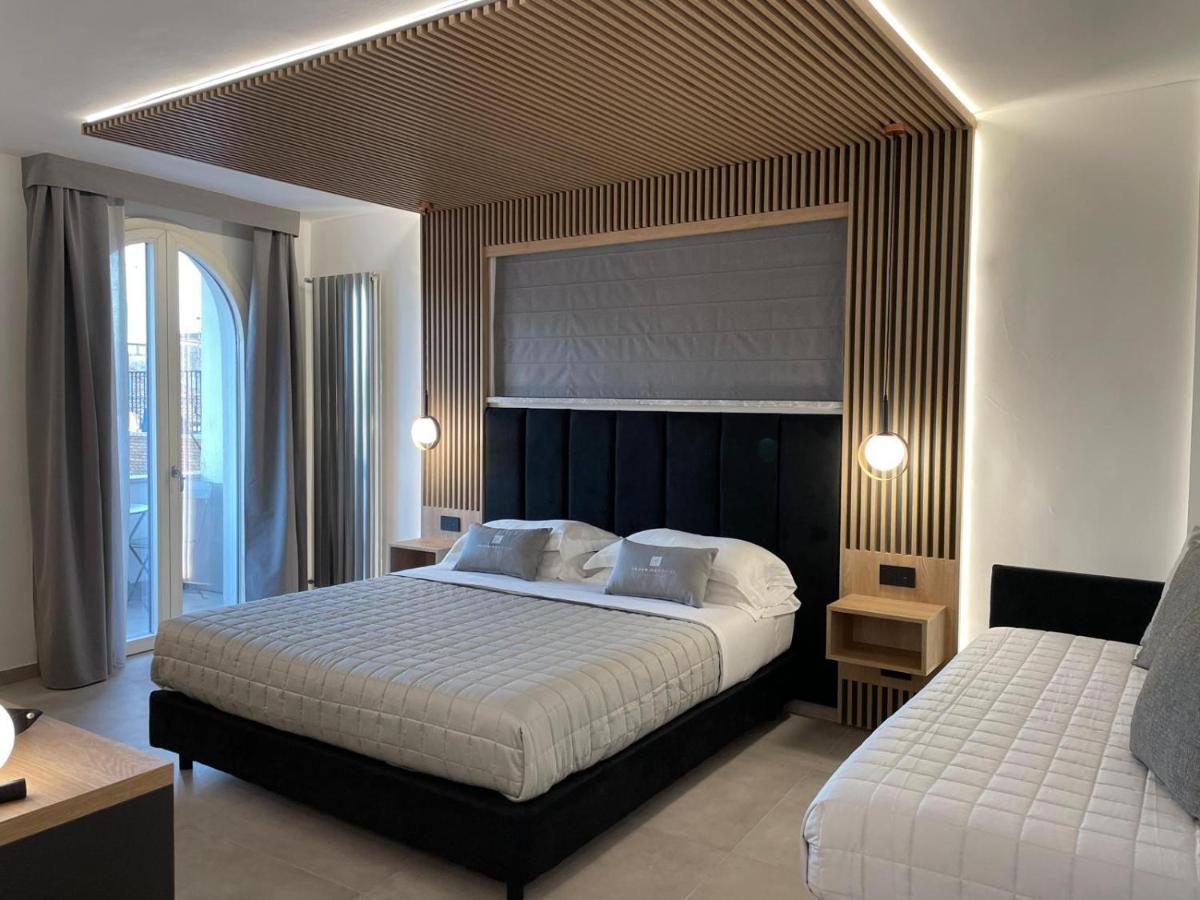 Taormina Rooms Centro Storico ภายนอก รูปภาพ