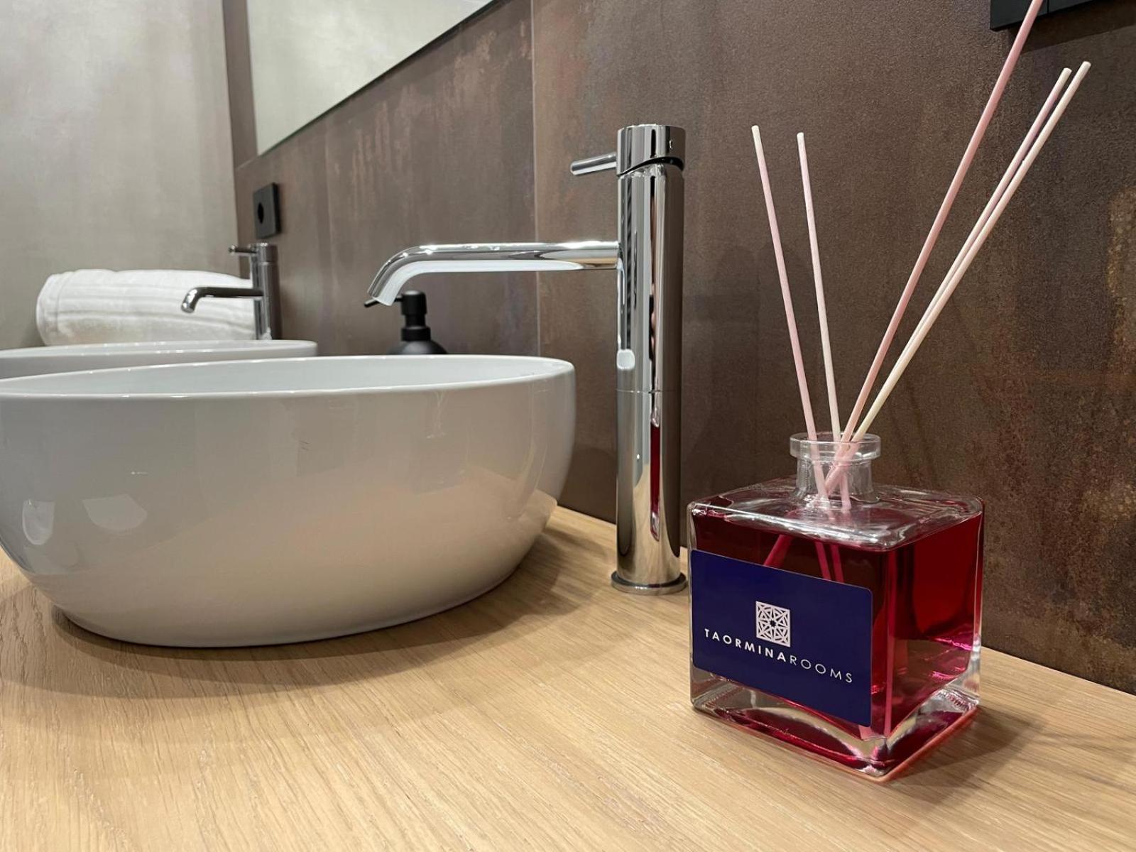 Taormina Rooms Centro Storico ภายนอก รูปภาพ