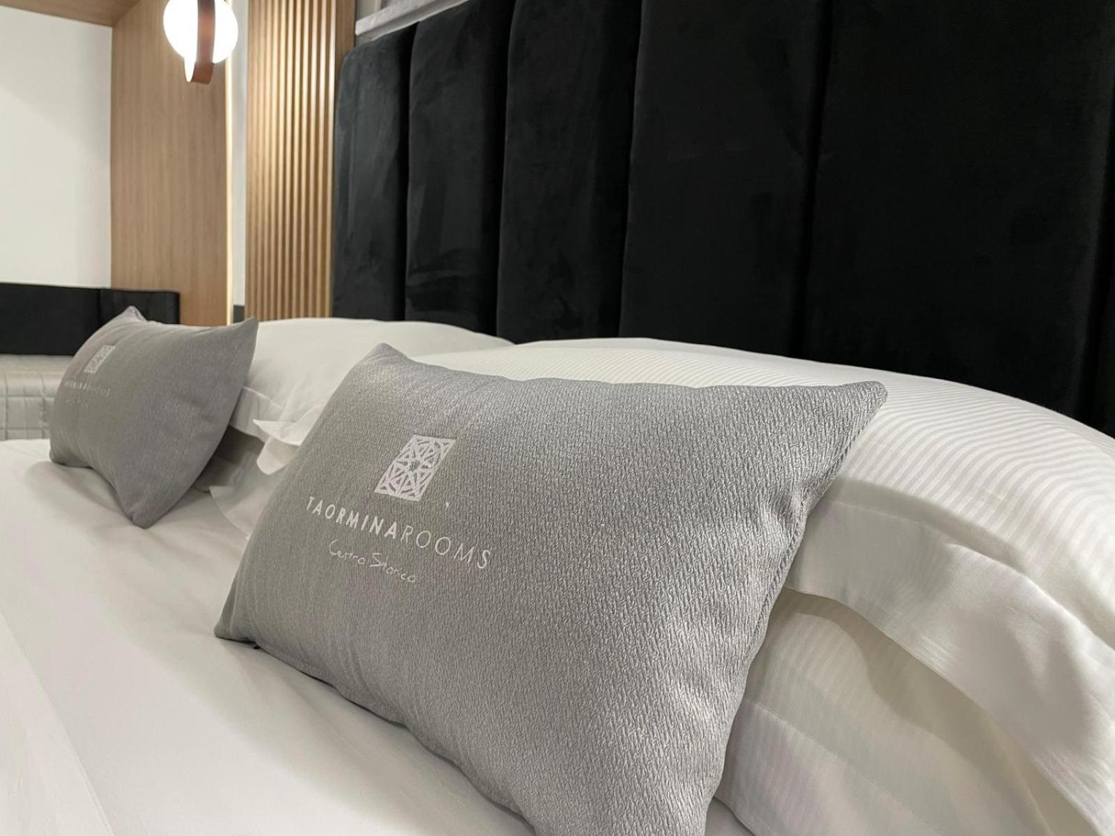 Taormina Rooms Centro Storico ภายนอก รูปภาพ