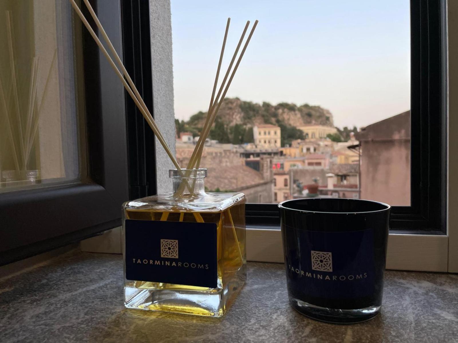 Taormina Rooms Centro Storico ภายนอก รูปภาพ