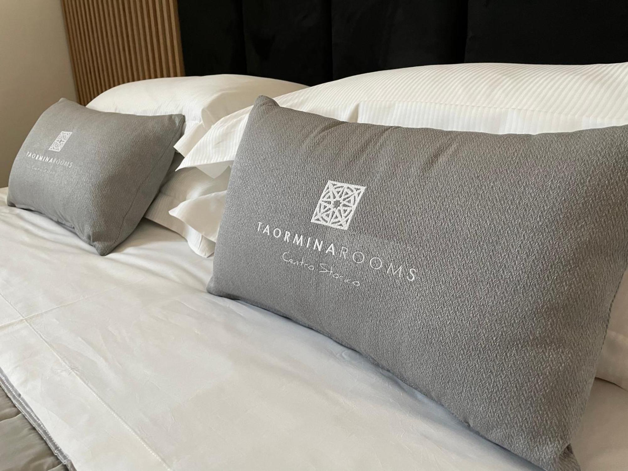 Taormina Rooms Centro Storico ภายนอก รูปภาพ