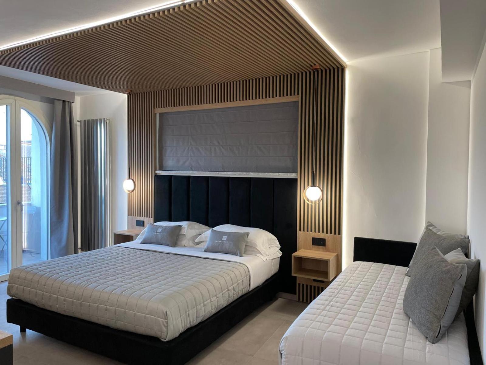 Taormina Rooms Centro Storico ภายนอก รูปภาพ